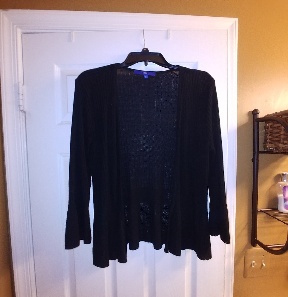Light Apt 9 sweater
